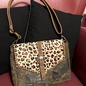 Myra bag crossbody